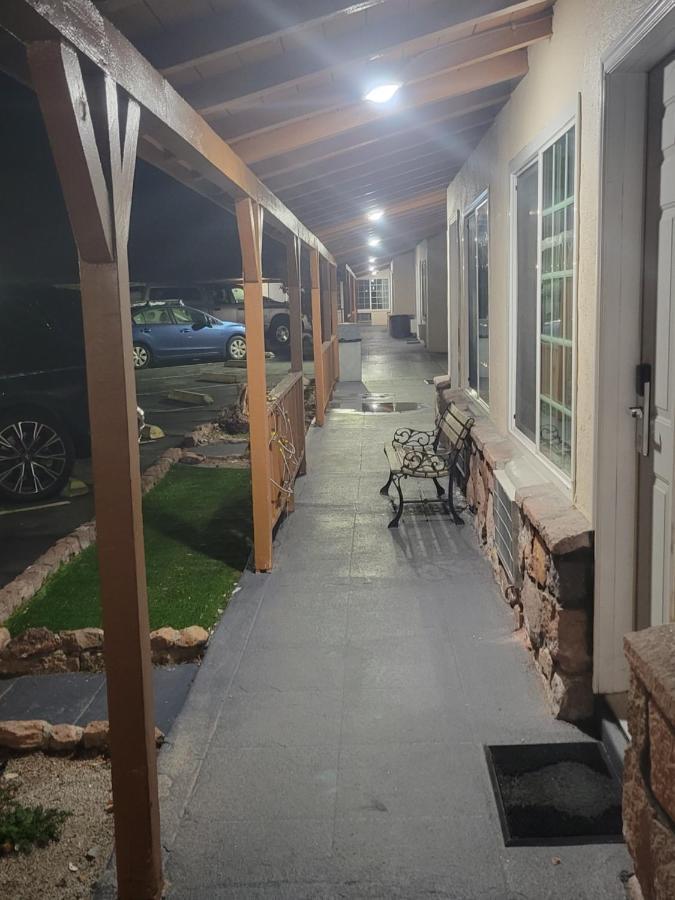 بيشوب Townhouse Motel المظهر الخارجي الصورة