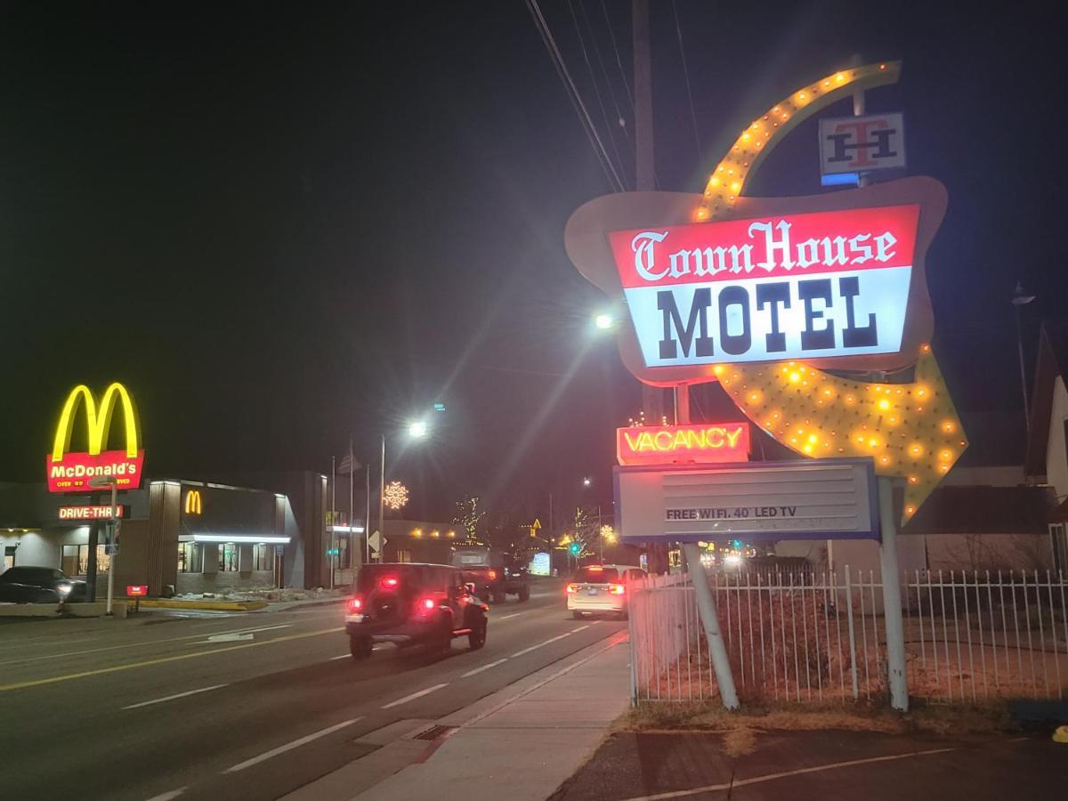 بيشوب Townhouse Motel المظهر الخارجي الصورة
